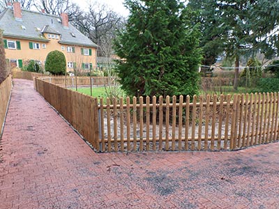Staketenzaun Holz